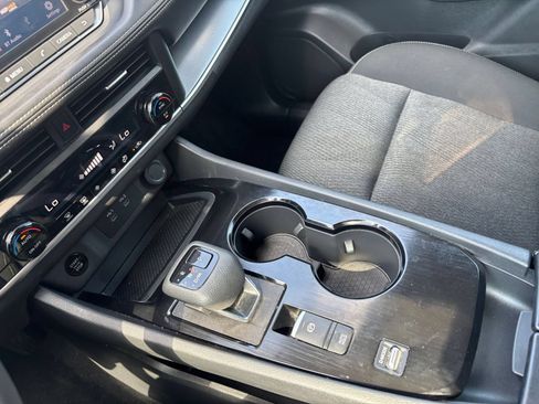 Used 2025 Nissan Rogue SV FWD image 42