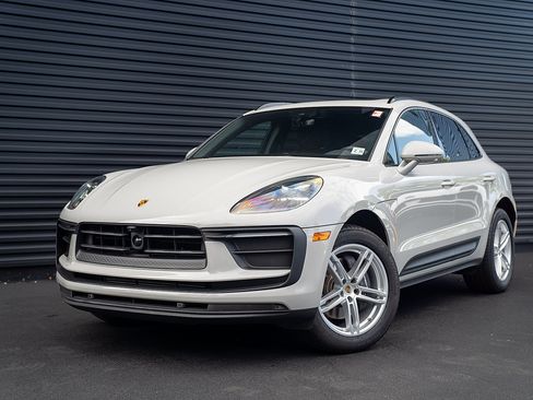 Used 2026 Porsche Macan AWD/4WD image 1