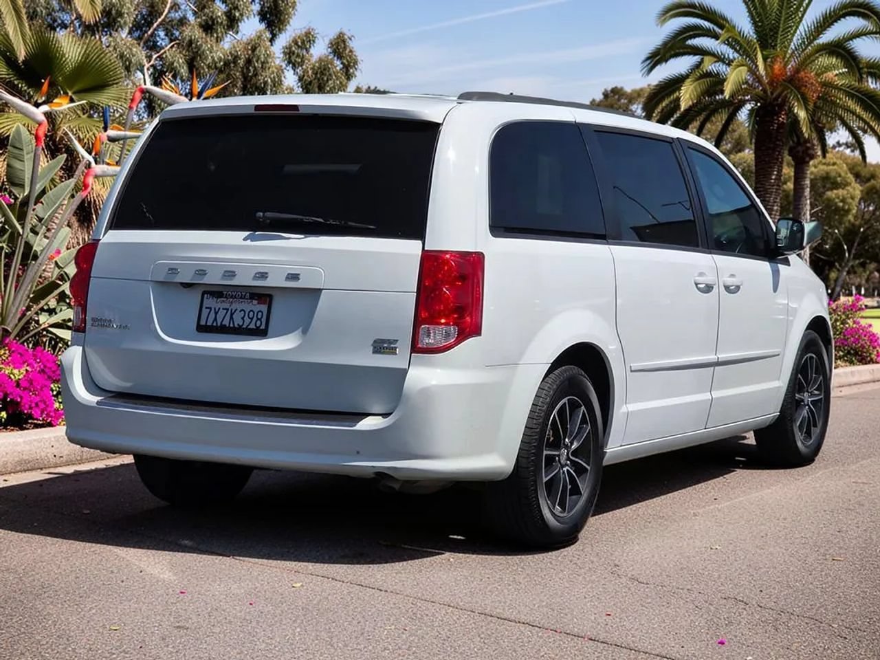 Used 2017 Dodge Grand Caravan GT FWD image 4