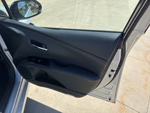 Used 2018 Toyota Prius Prime Premium image 35