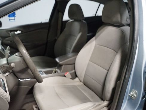Used 2018 Chevrolet Cruze LS FWD image 6