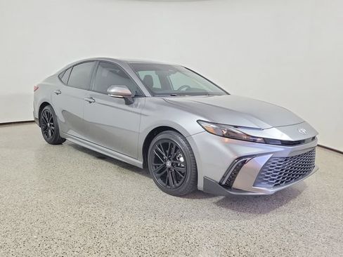 Used 2026 Toyota Camry SE w/ Convenience Package FWD image 4