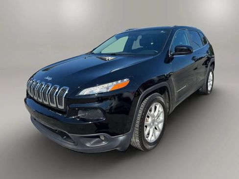 Used 2018 Jeep Cherokee Latitude Plus w/ Comfort/Convenience Group FWD image 7