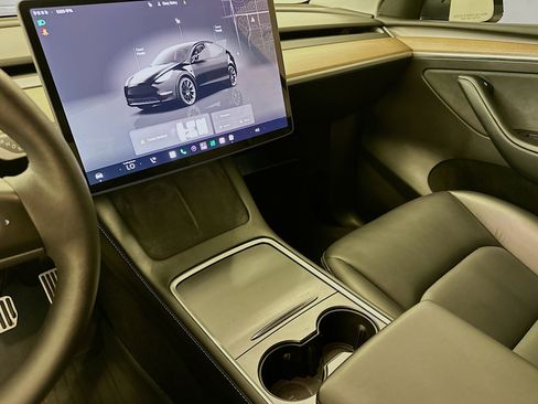 Used 2023 Tesla Model Y Long Range AWD/4WD image 25