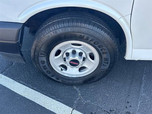 Used 2017 GMC Savana 3500 image 12