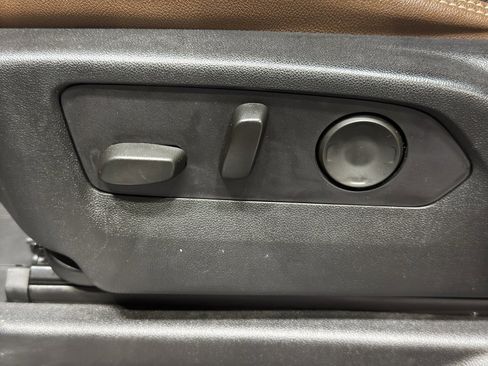 Used 2021 Chevrolet Suburban High Country w/ Premium Package image 20