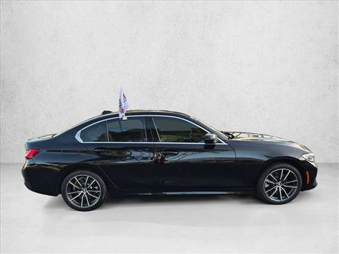 Used 2022 BMW 330i Sedan w/ Driving Assistance Package RWD image 4