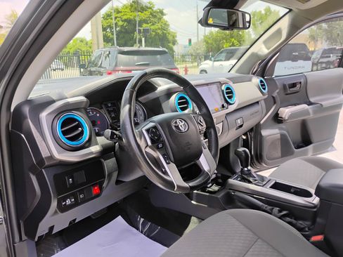 Used 2021 Toyota Tacoma SR5 RWD image 41