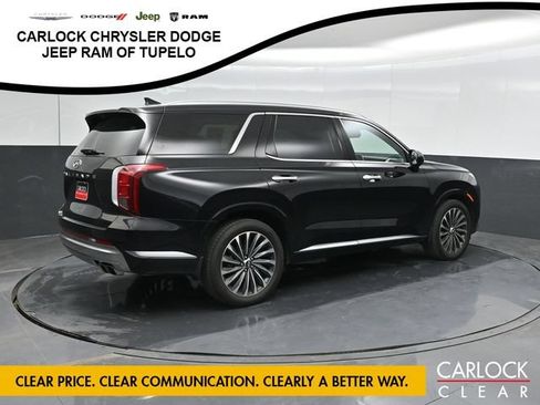 Used 2024 Hyundai Palisade Calligraphy FWD image 3
