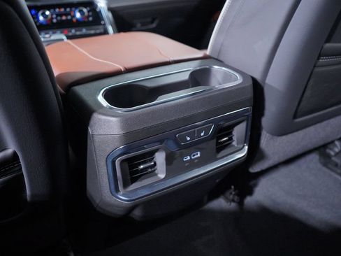 Used 2025 GMC Sierra 1500 Denali Ultimate AWD/4WD image 17