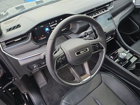 Used 2024 Jeep Grand Cherokee Overland w/ Trailer Tow Package image 18