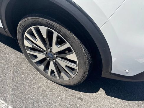 Used 2020 Ford Escape Titanium AWD/4WD image 9