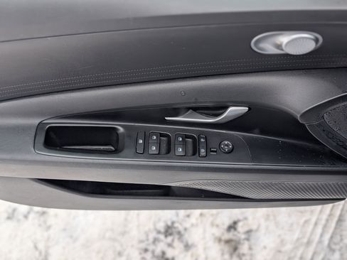 Used 2021 Hyundai Elantra SEL image 25