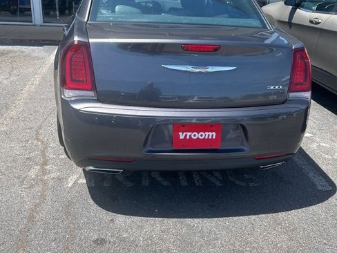 Used 2019 Chrysler 300 S image 5