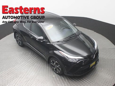 Used 2020 Toyota C-HR XLE FWD image 3