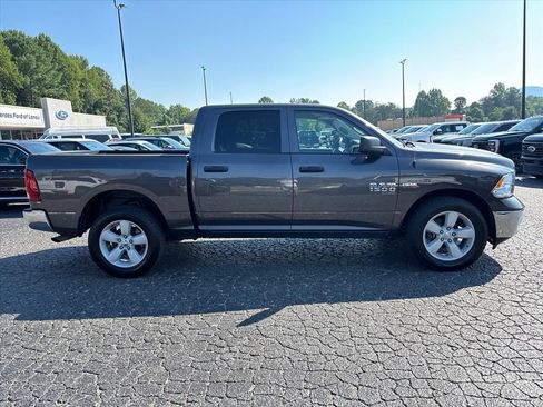 Used 2023 RAM 1500 Classic SLT AWD/4WD image 9