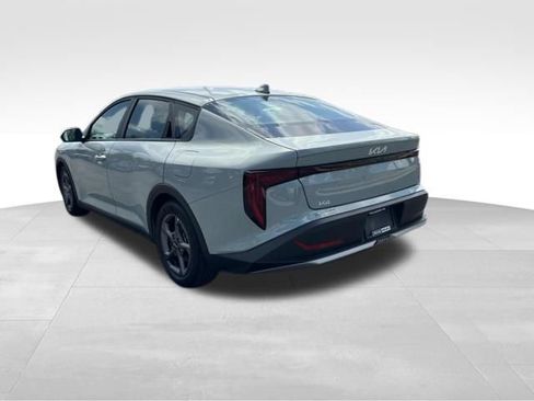 Certified 2025 Kia K4 FWD image 6
