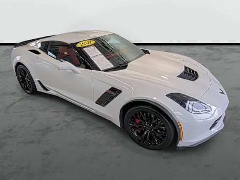 Used 2017 Chevrolet Corvette Z06 image 5