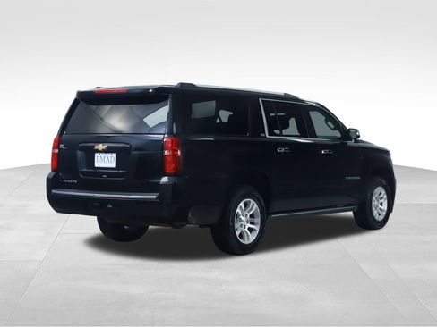 Used 2015 Chevrolet Suburban LTZ RWD image 12