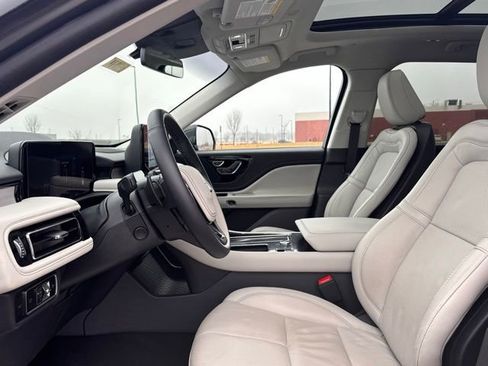 Used 2025 Lincoln Aviator Reserve w/ Illumination Package AWD/4WD image 8