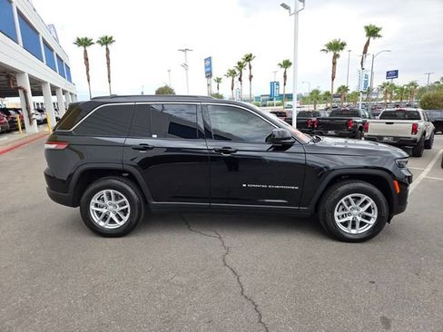 Used 2025 Jeep Grand Cherokee Laredo X w/ Luxury Tech Group I AWD/4WD image 7