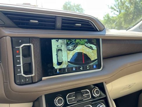 Used 2022 GMC Yukon XL Denali w/ Max Trailering Package AWD/4WD image 3