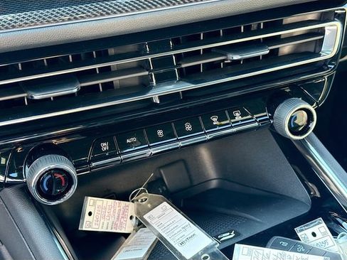 New 2026 Chevrolet Traverse High Country image 17