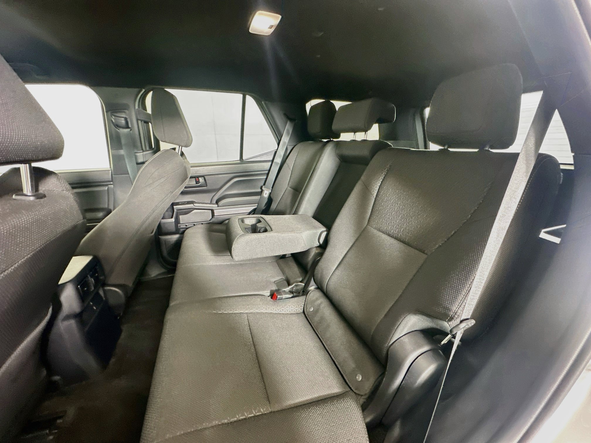 Used 2025 Toyota 4Runner SR5 AWD/4WD image 28