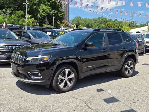 Used 2022 Jeep Cherokee Limited AWD/4WD image 2