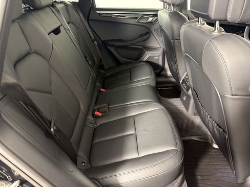 Certified 2026 Porsche Macan AWD/4WD image 30
