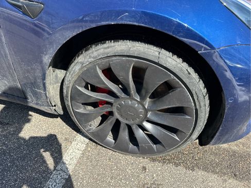 Used 2022 Tesla Model 3 Performance image 14