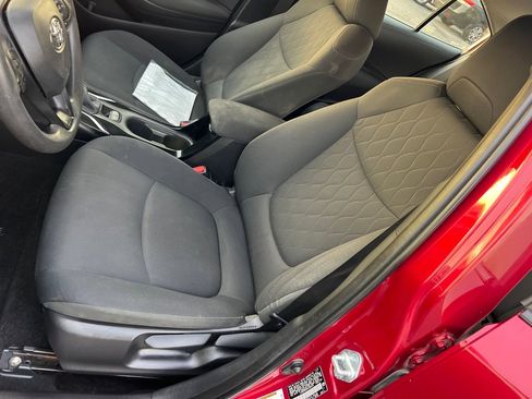 Used 2022 Toyota Corolla LE image 11