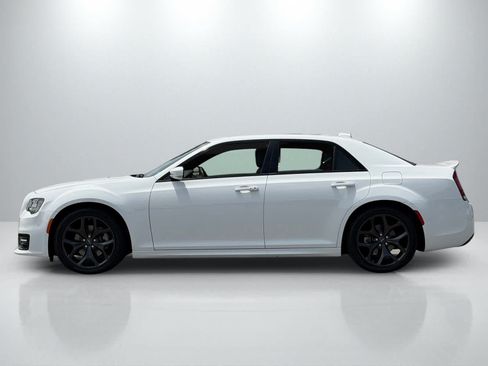 Used 2023 Chrysler 300 S w/ Comfort Group RWD image 2