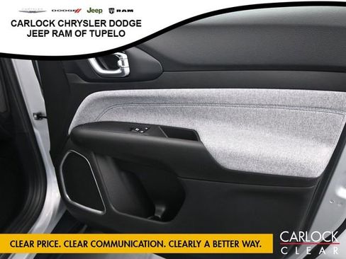 New 2026 Jeep Compass Latitude image 42