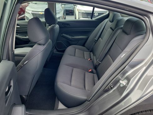 Certified 2025 Nissan Altima 2.5 SV FWD image 15