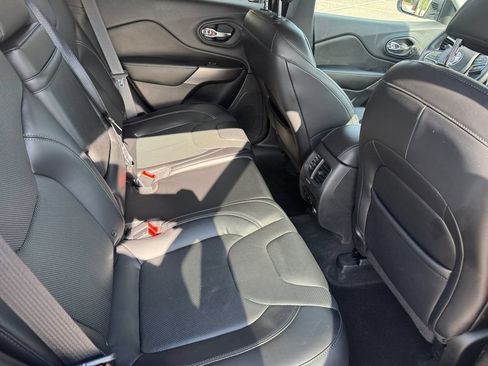 Used 2019 Jeep Cherokee Limited AWD/4WD image 22