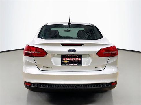 Used 2018 Ford Focus SE image 8