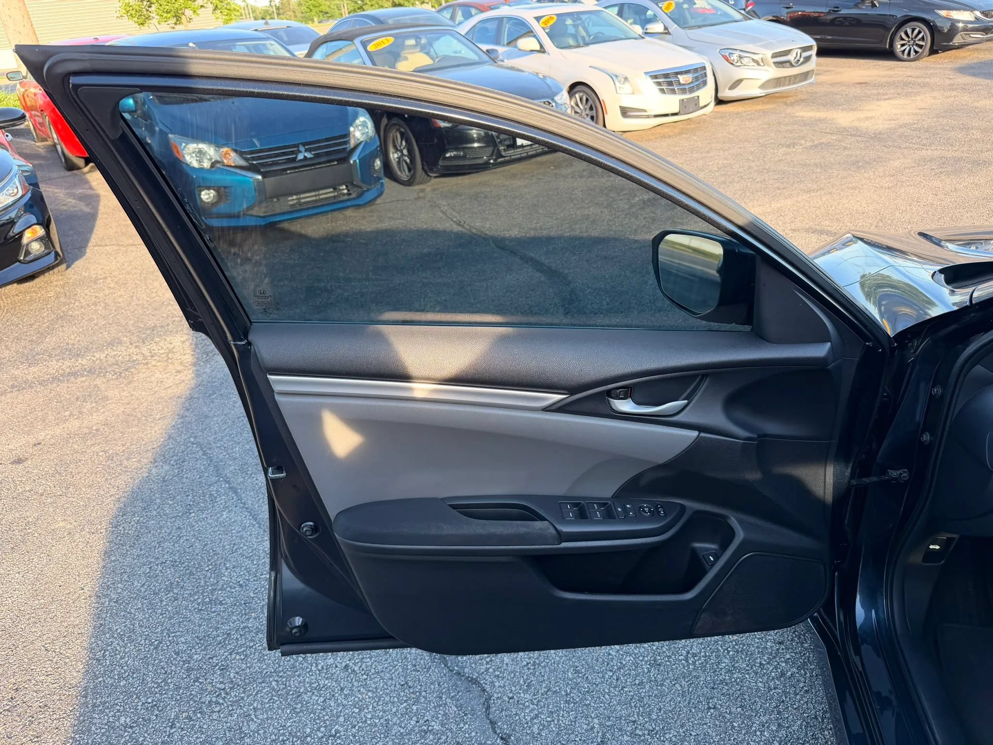 Used 2019 Honda Civic LX image 9