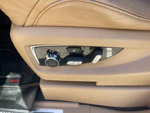 Used 2019 Cadillac Escalade ESV Platinum image 28