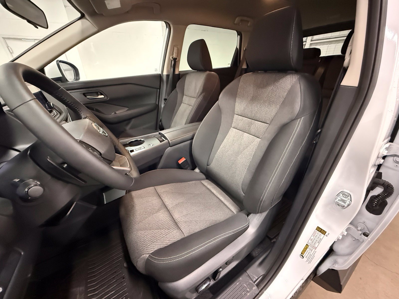 Used 2026 Nissan Rogue SV FWD image 18