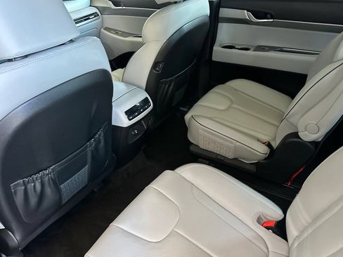 Used 2025 Hyundai Palisade SEL FWD image 13