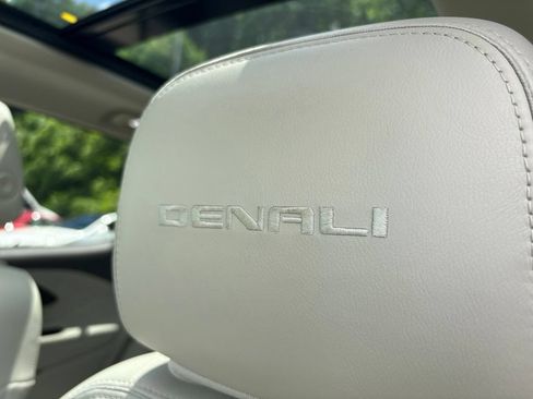 Used 2020 GMC Terrain Denali w/ Denali Premium Package AWD/4WD image 19