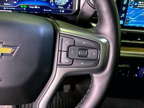 Used 2025 Chevrolet Silverado 1500 LT image 13