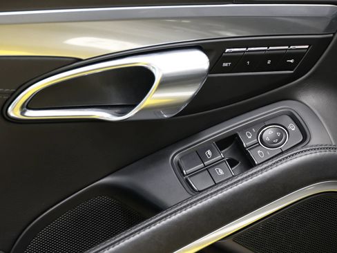 Used 2019 Porsche 718 Boxster GTS RWD image 11