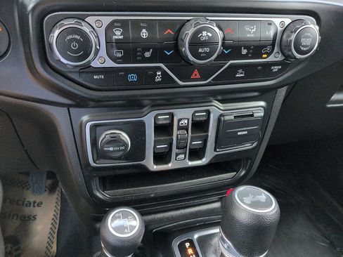 Used 2023 Jeep Wrangler Unlimited w/ Cold Weather Group AWD/4WD image 20