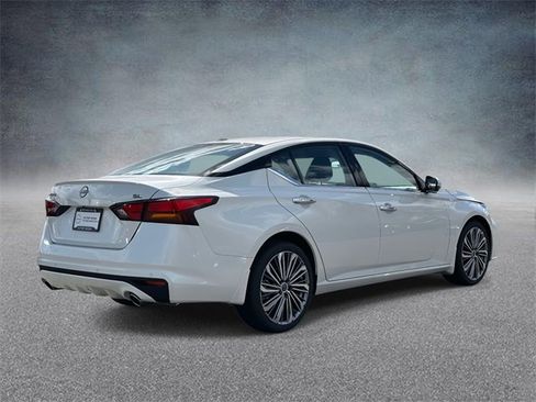 New 2025 Nissan Altima 2.5 SL image 2