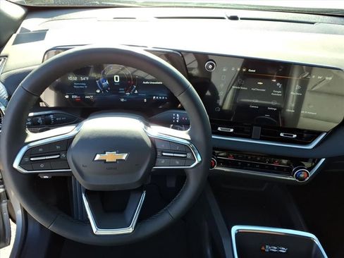 New 2026 Chevrolet Equinox LT image 9