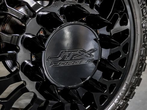 Used 2024 Ford F350 Limited w/ FX4 Off-Road Package AWD/4WD image 58