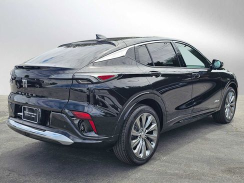 New 2026 Buick Envista Avenir FWD image 3