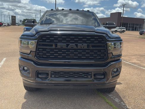 Used 2022 RAM 2500 Big Horn w/ Night Edition AWD/4WD image 2